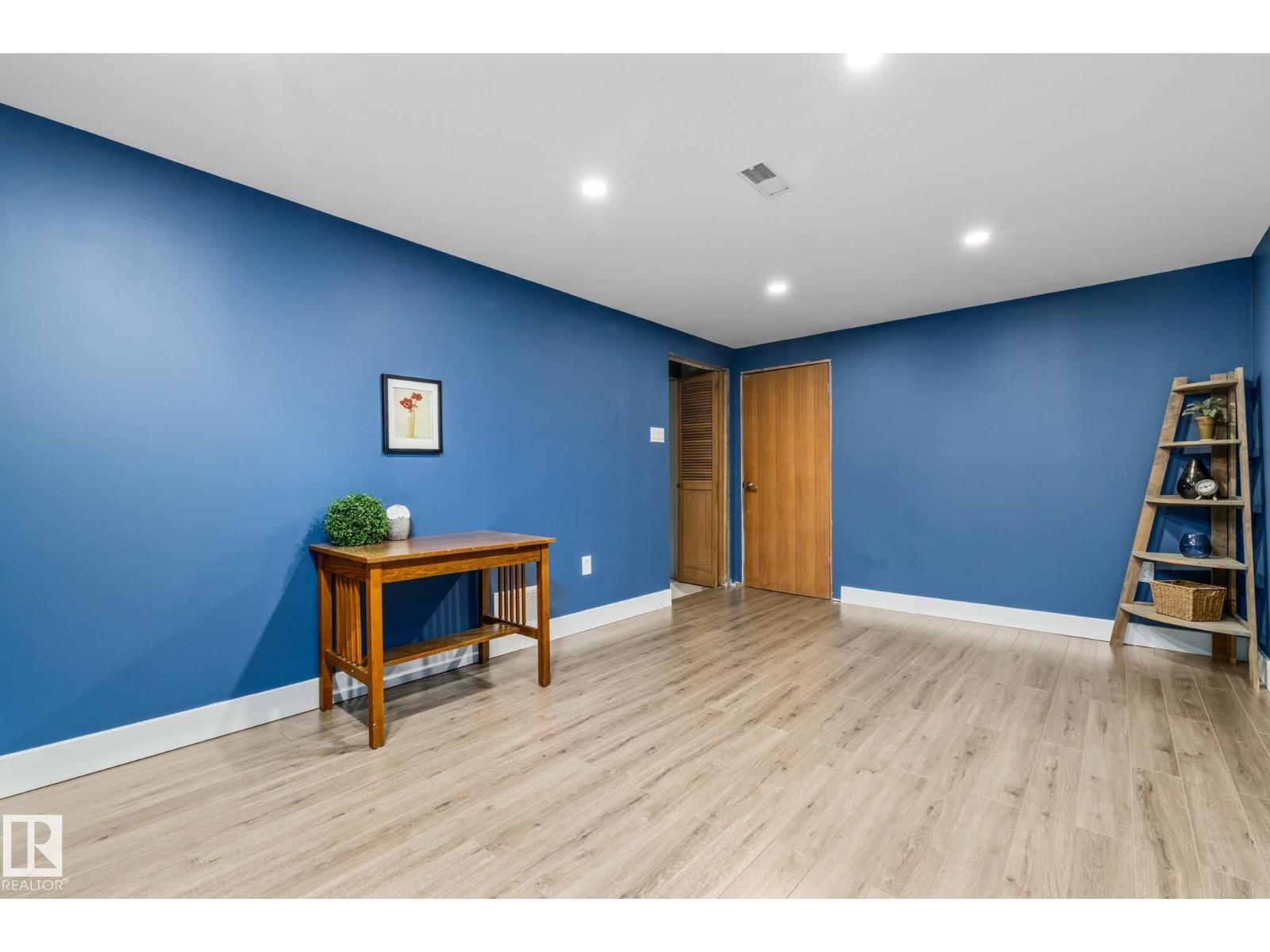 9107 58 ST NW NW