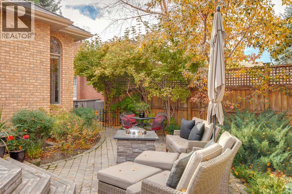 39 Baycrest Court SW