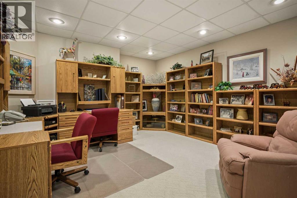 39 Baycrest Court SW