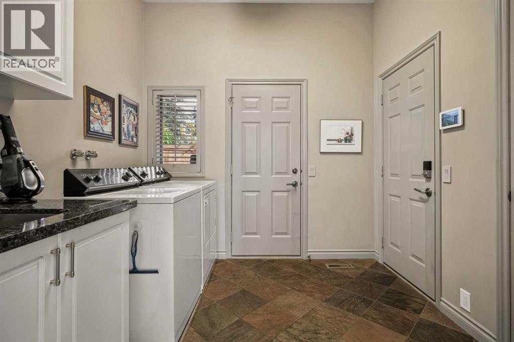 39 Baycrest Court SW