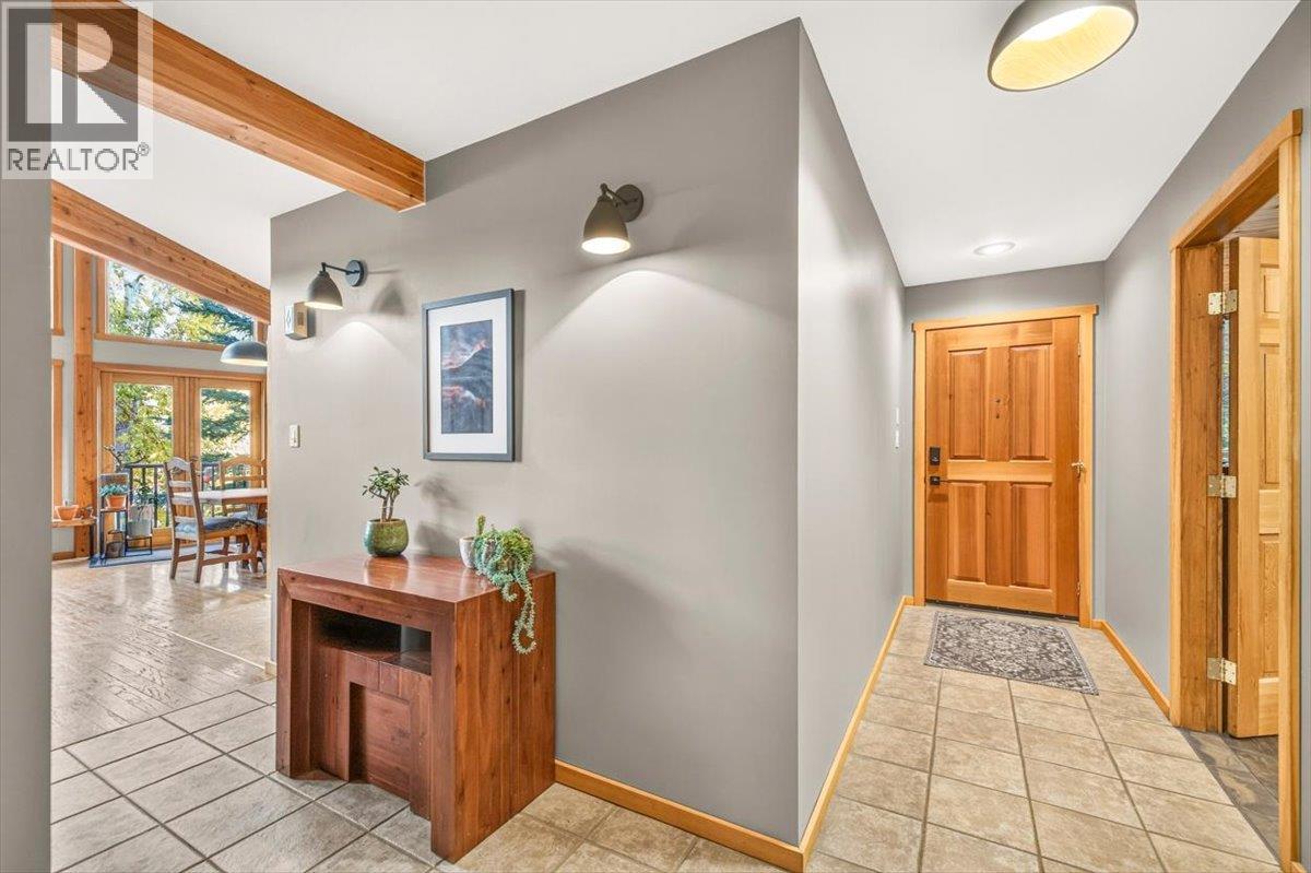 15 ALPINE TRAIL Crescent