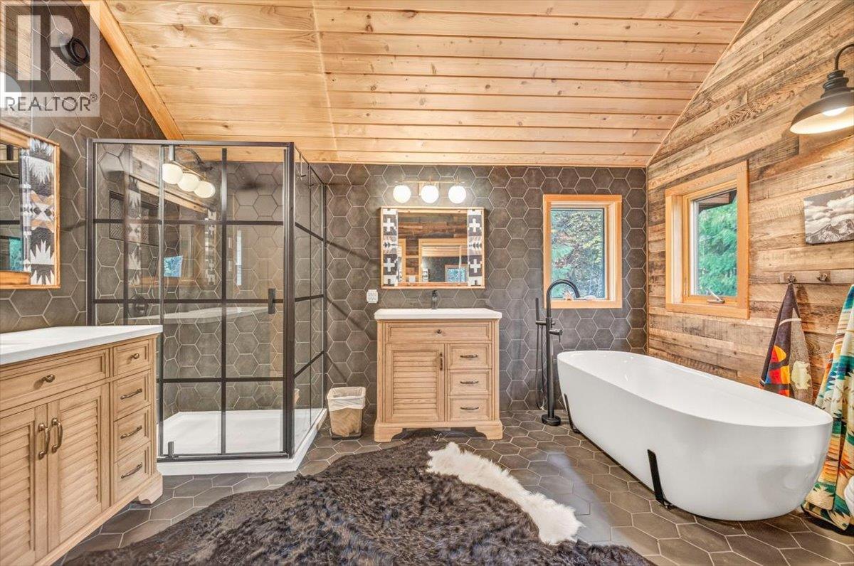 15 ALPINE TRAIL Crescent