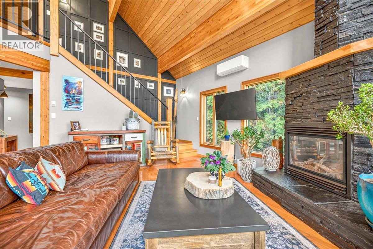 15 ALPINE TRAIL Crescent