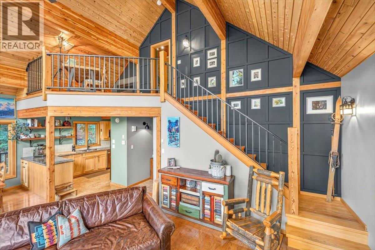 15 ALPINE TRAIL Crescent