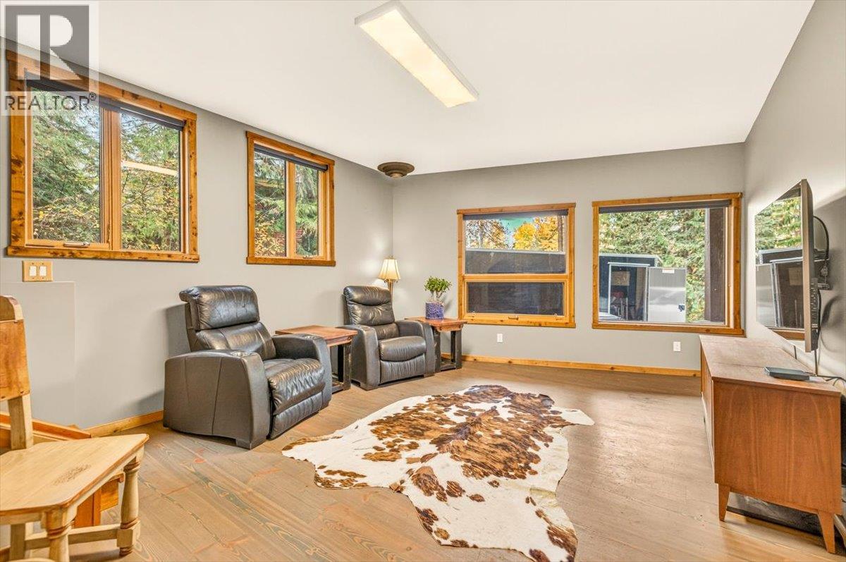 15 ALPINE TRAIL Crescent
