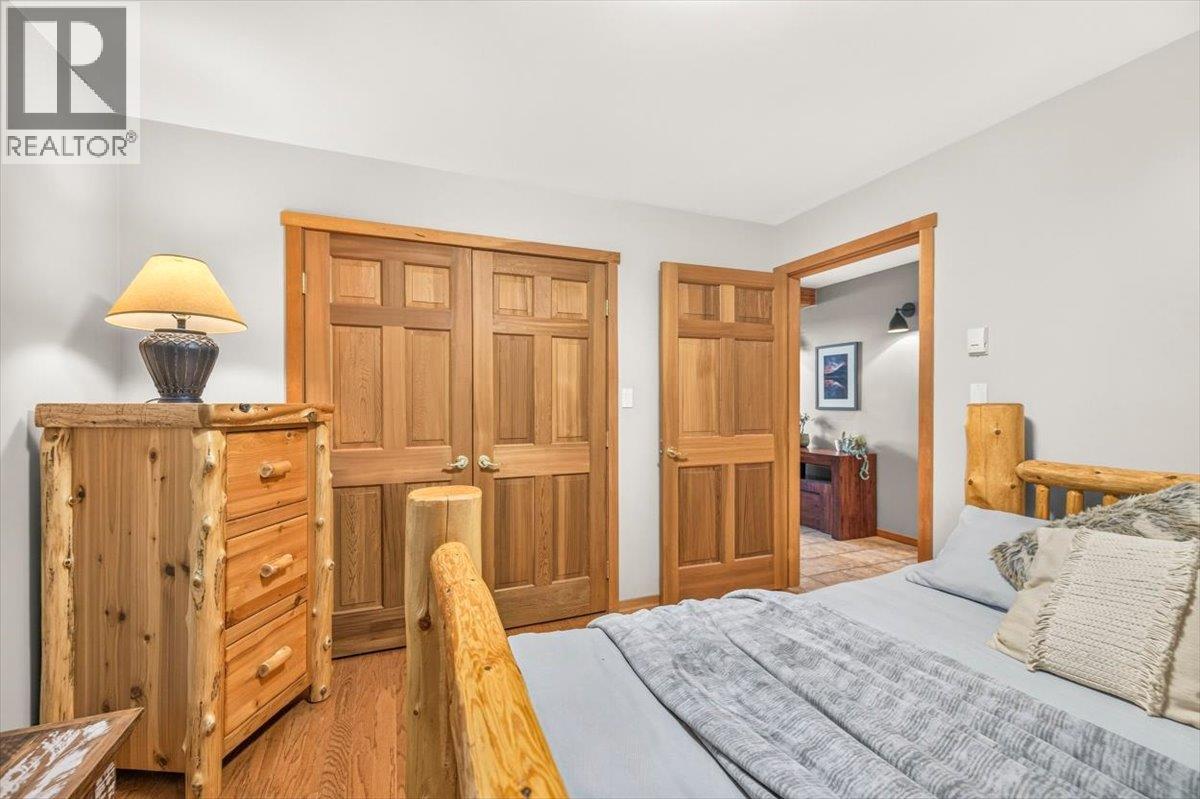 15 ALPINE TRAIL Crescent