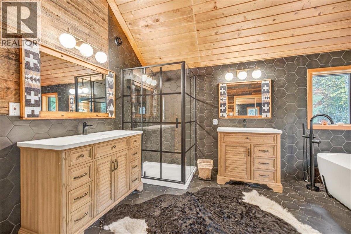 15 ALPINE TRAIL Crescent