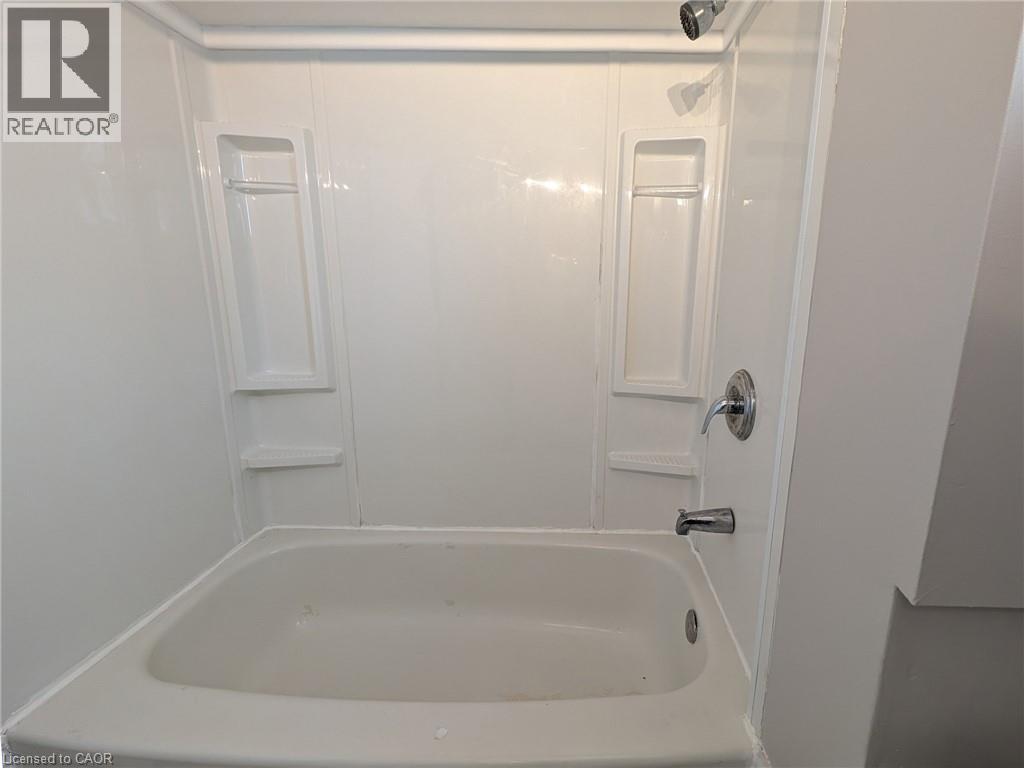 12 East 24th Street Unit# Upper, Hamilton, Ontario  L8V 2X7 - Photo 11 - 40867978