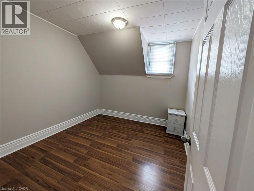 12 East 24th Street Unit# Upper, Hamilton, Ontario  L8V 2X7 - Photo 8 - 40867978