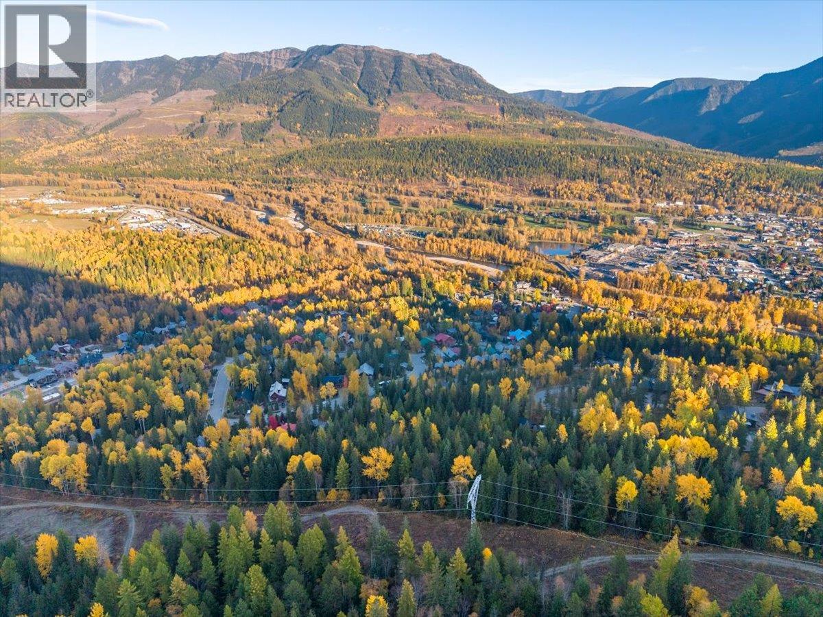 15 ALPINE TRAIL Crescent
