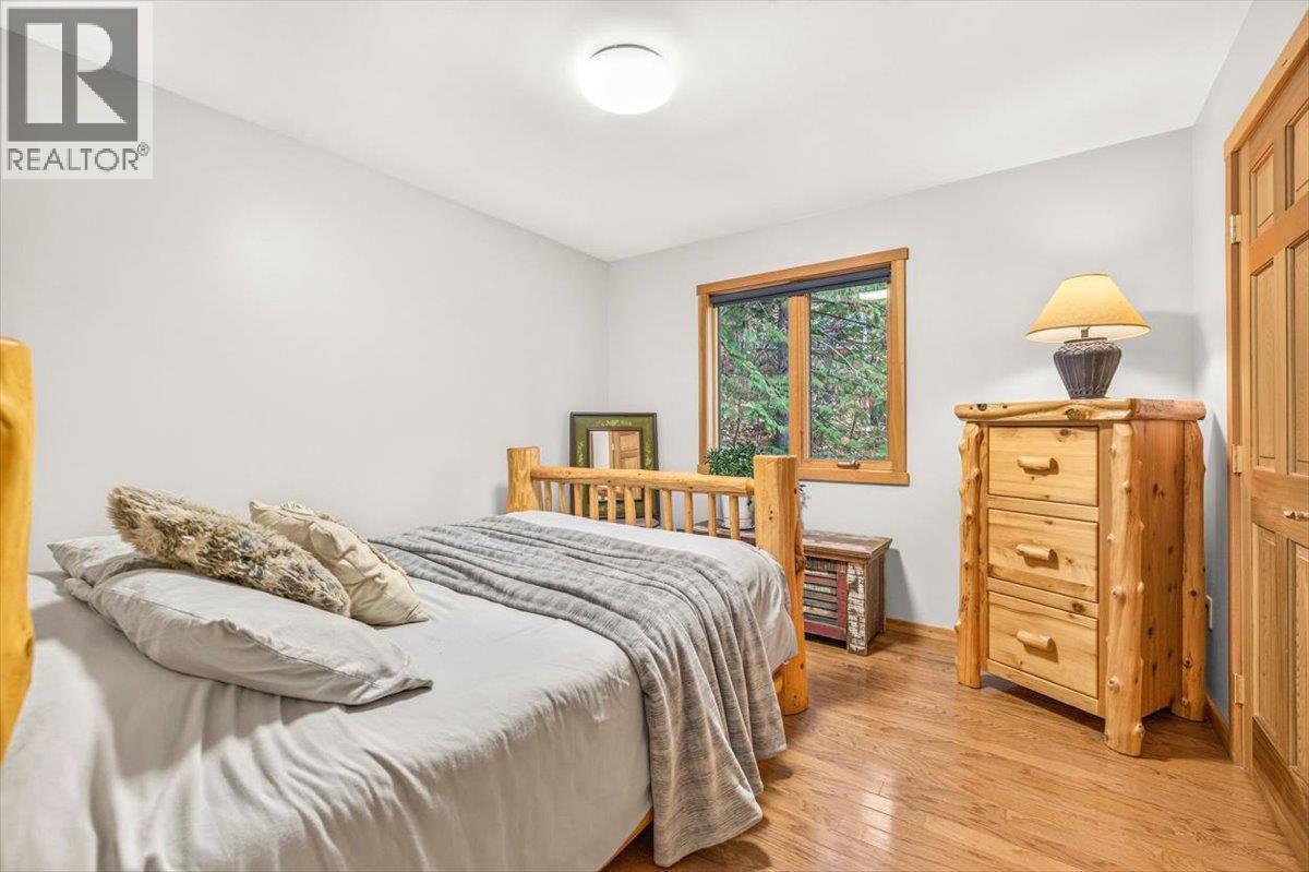 15 ALPINE TRAIL Crescent