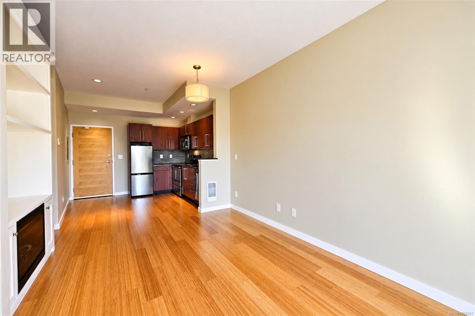 306 611 Brookside Rd