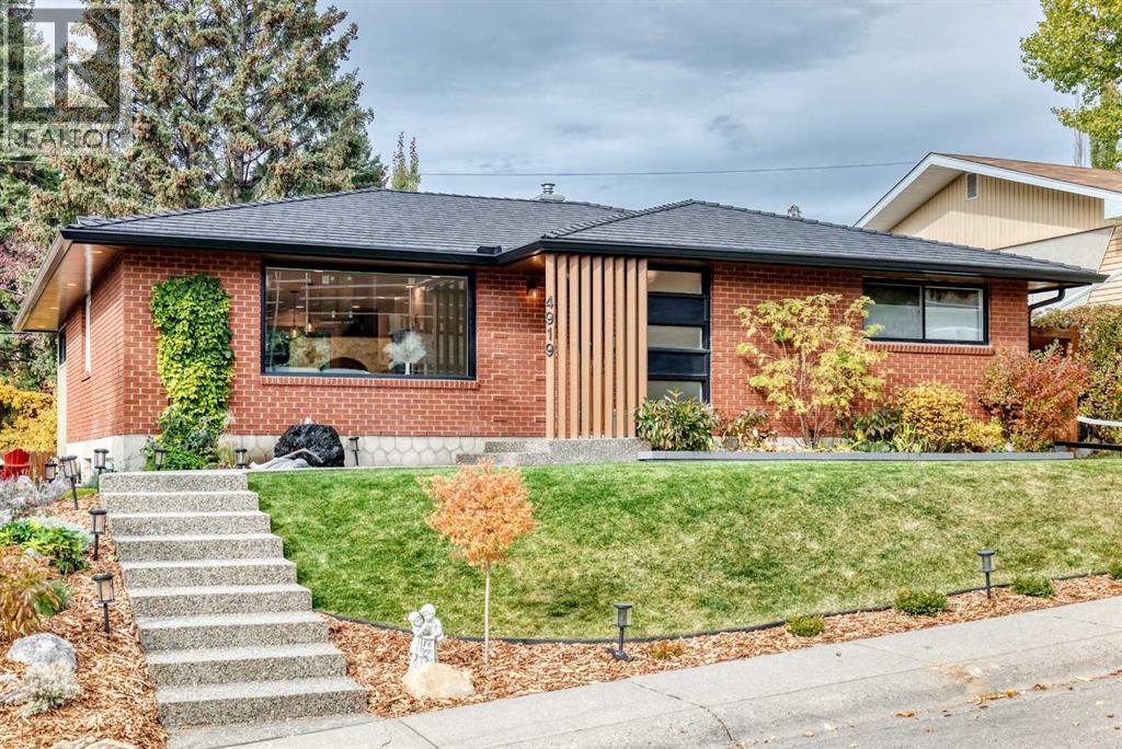 4919 Claret Street NW, Calgary, Alberta  T2L 1C2 - Photo 2 - A2351182