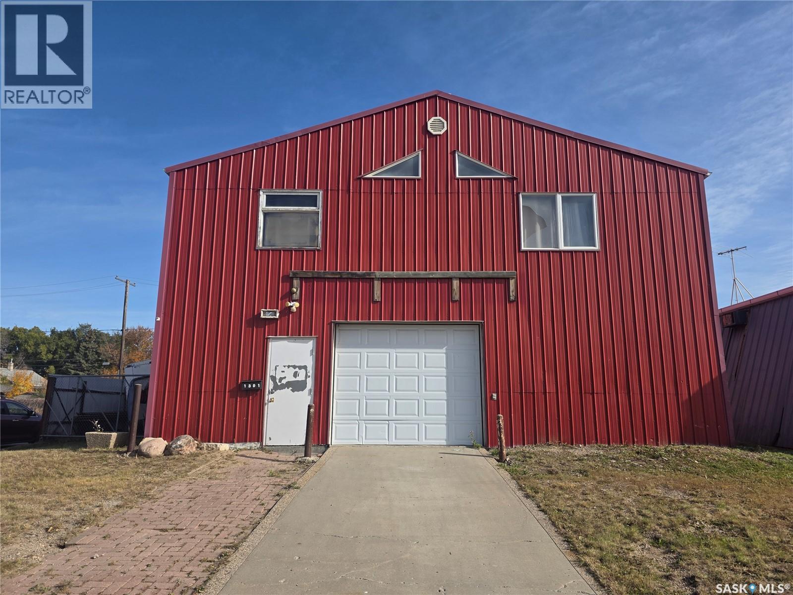 1301 Wallace Street, Regina, Saskatchewan  S4N 3Z5 - Photo 1 - SK050881