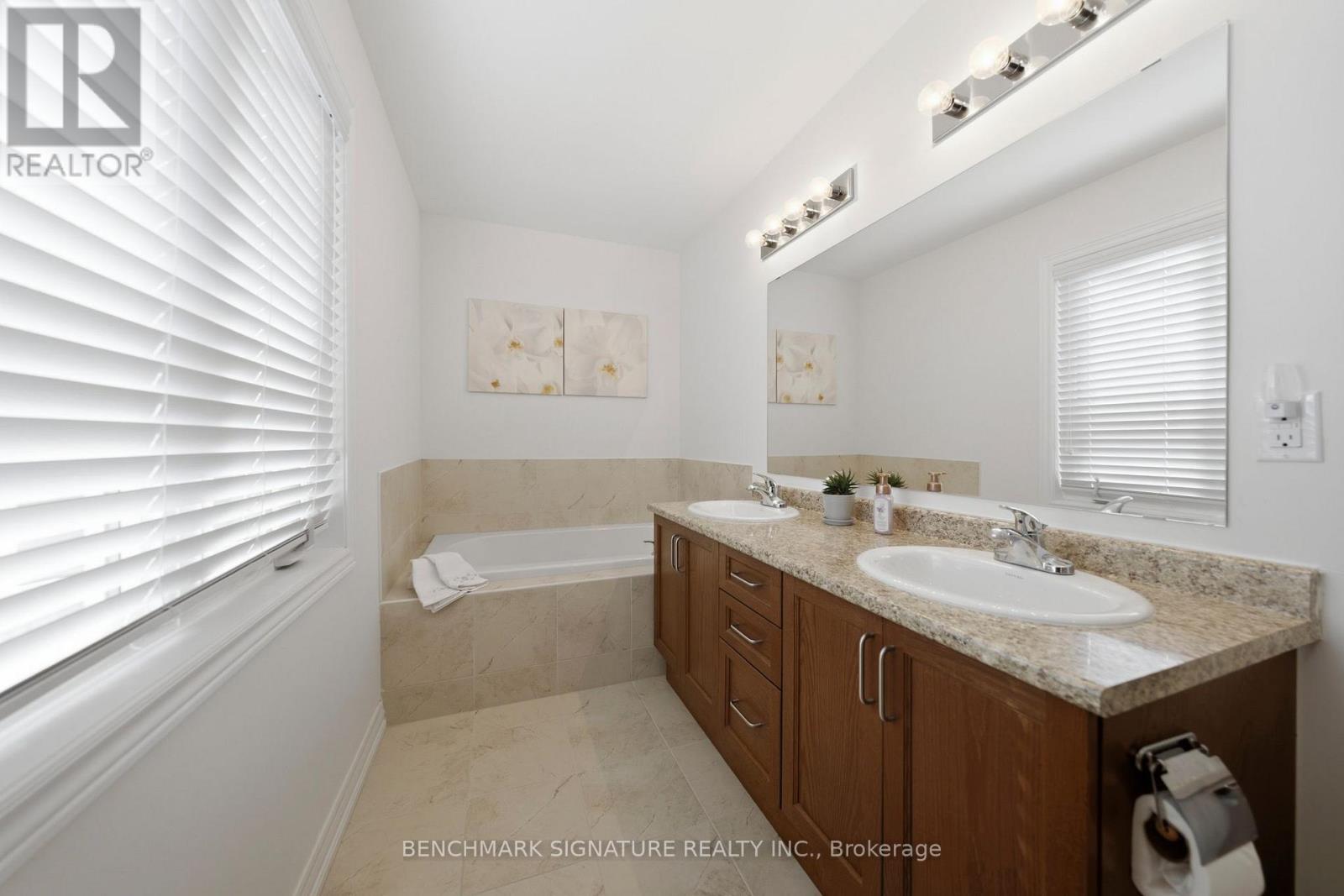 69 Windyton Avenue, Markham, Ontario  L6B 1M4 - Photo 28 - N13885366