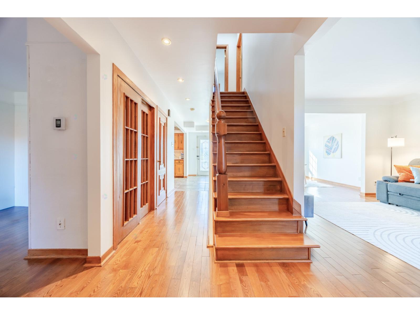 305 Av. Victor-Hugo Brossard Quebec Canada J4W1T4 4