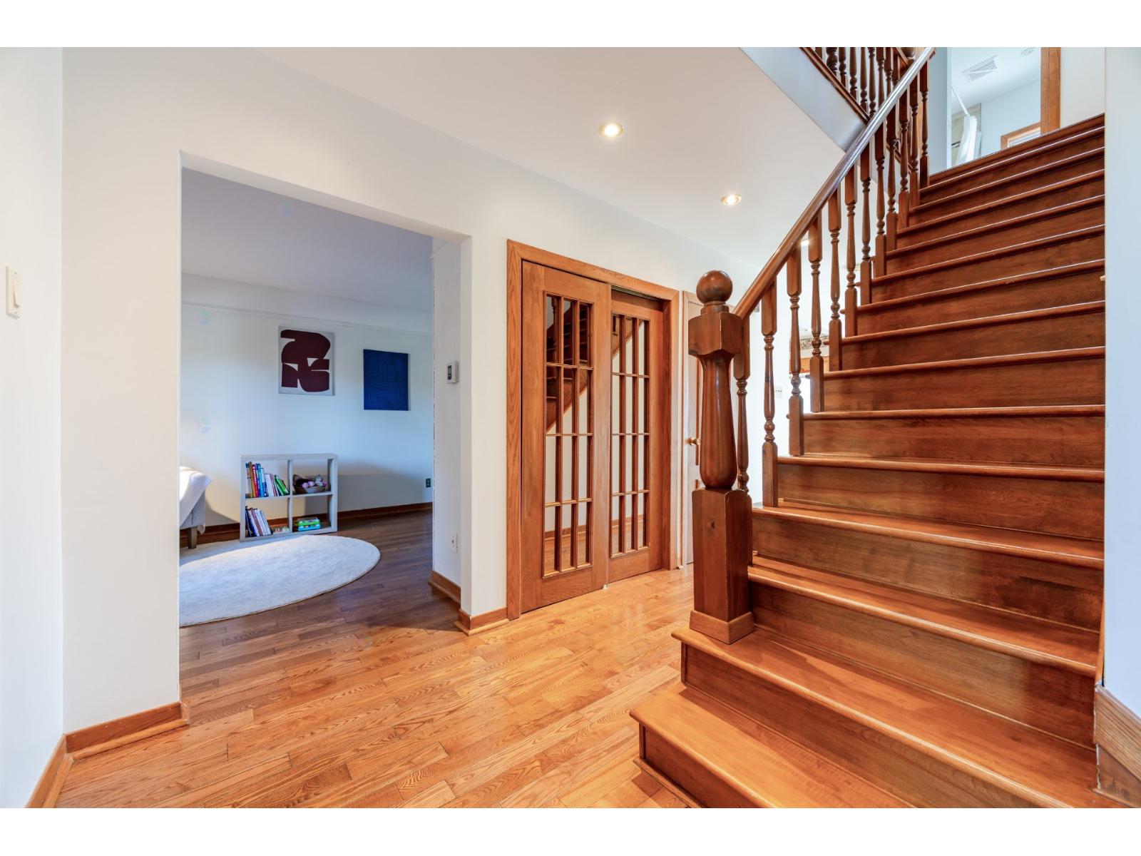 305 Av. Victor-Hugo Brossard Quebec Canada J4W1T4 5