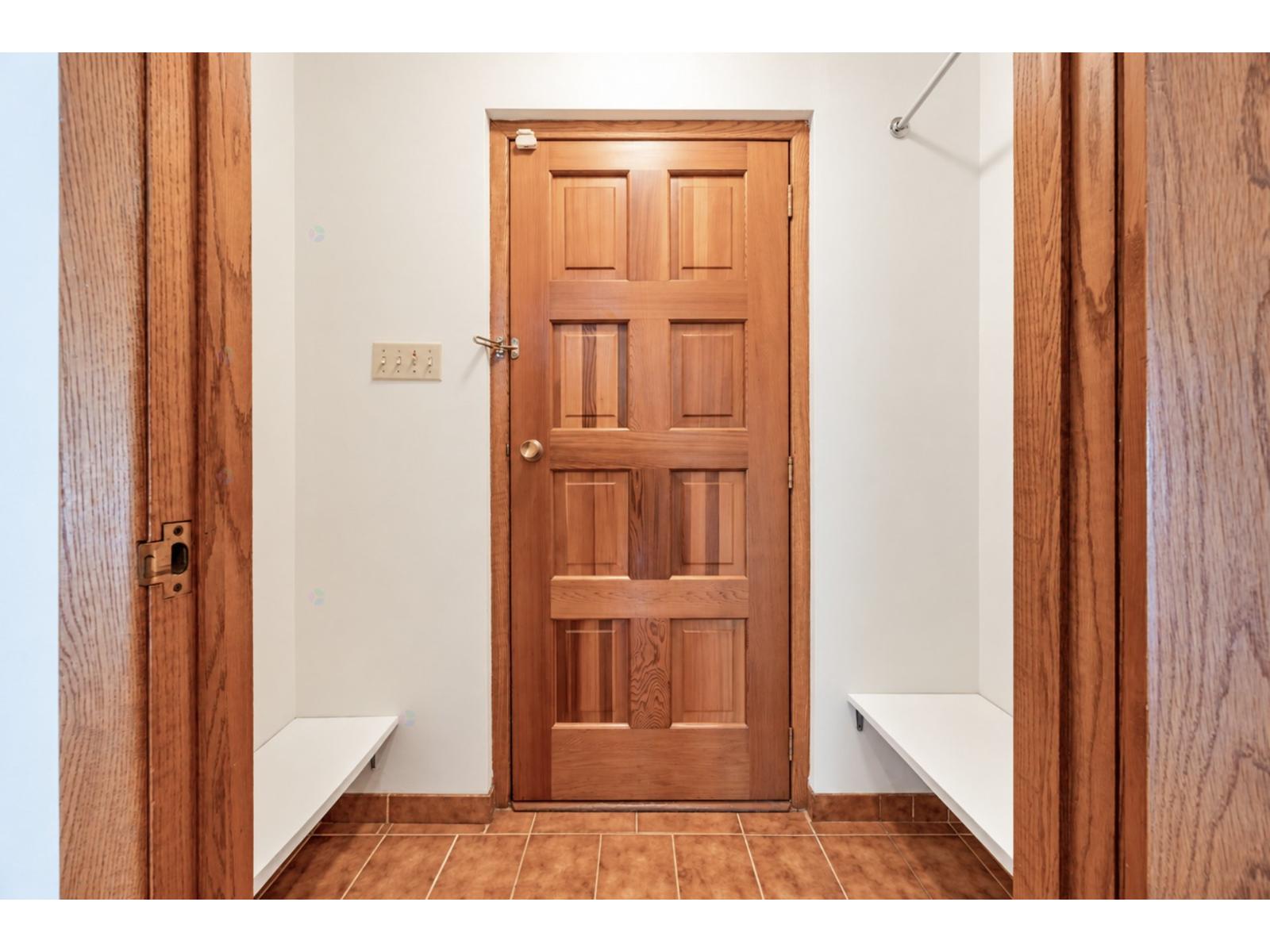 305 Av. Victor-Hugo Brossard Quebec Canada J4W1T4 3