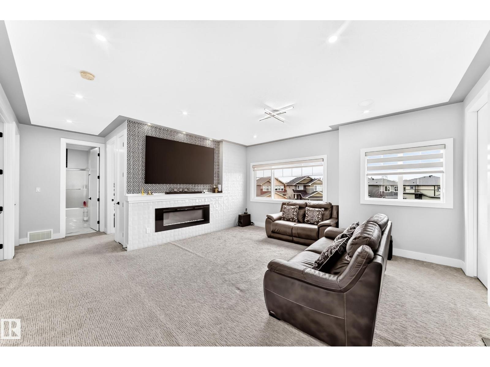 1667 ENRIGHT WY NW NW