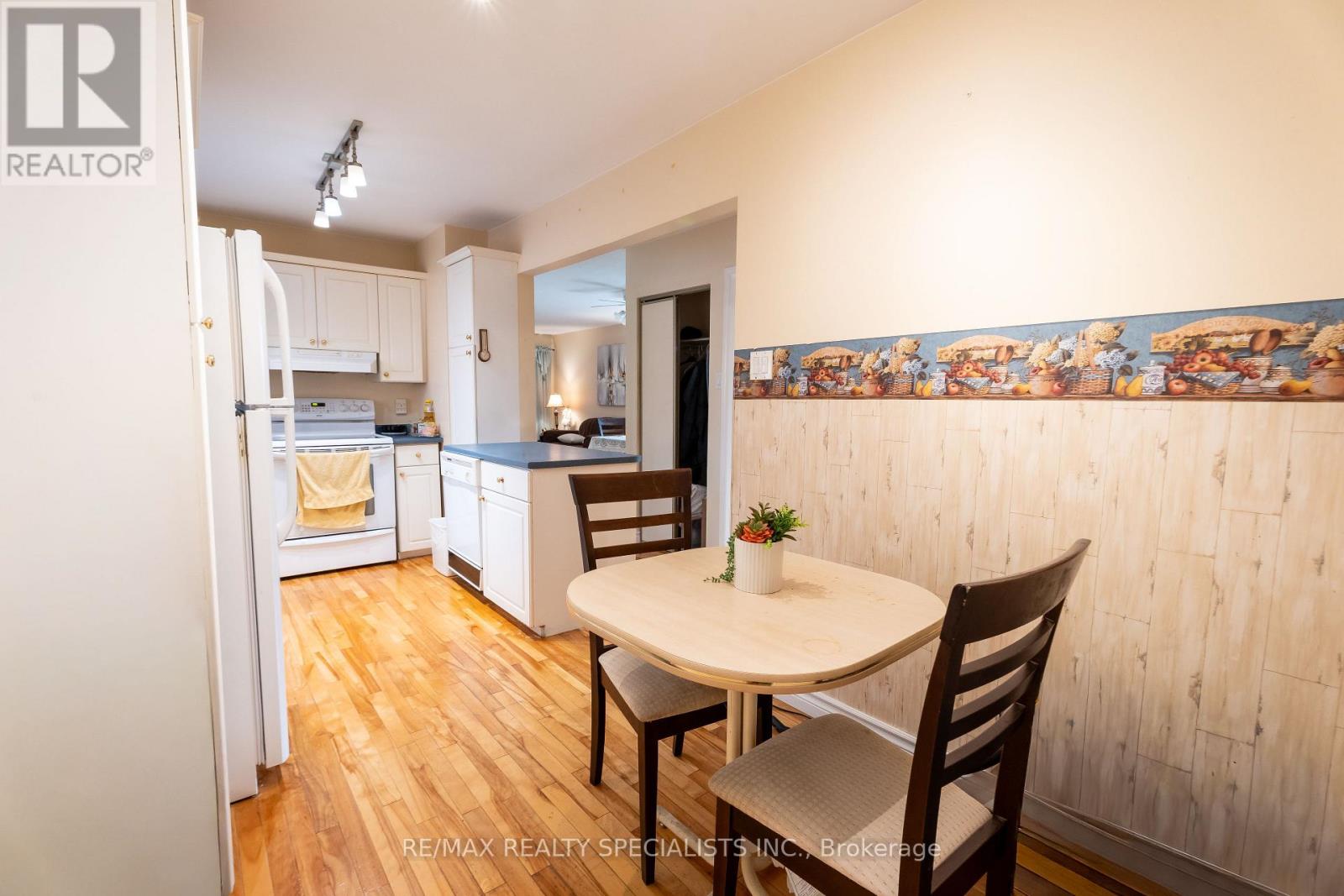 26 Vivaldi Crescent, Brampton, Ontario  L6Y 2S2 - Photo 11 - W13867250