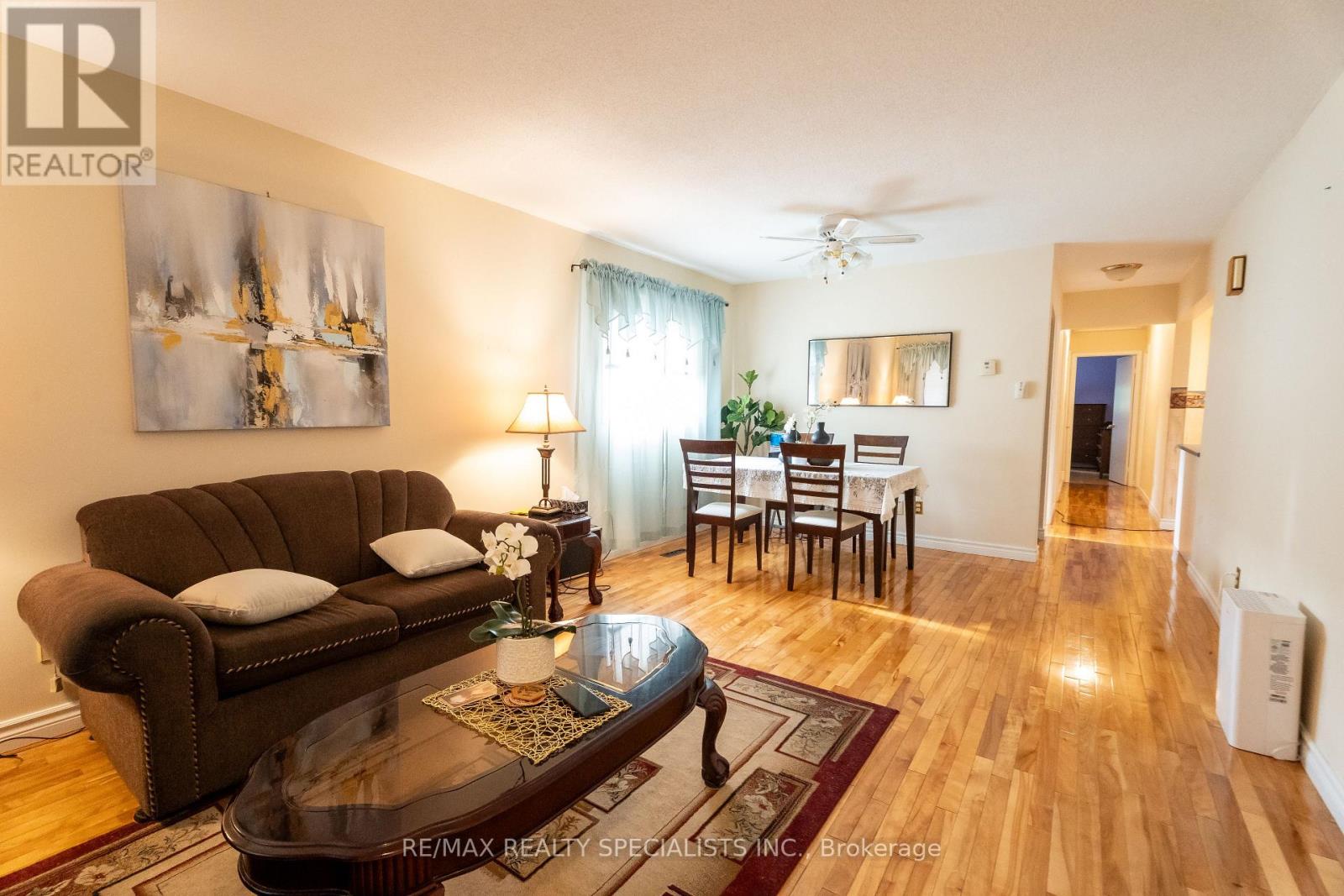 26 Vivaldi Crescent, Brampton, Ontario  L6Y 2S2 - Photo 4 - W13867250