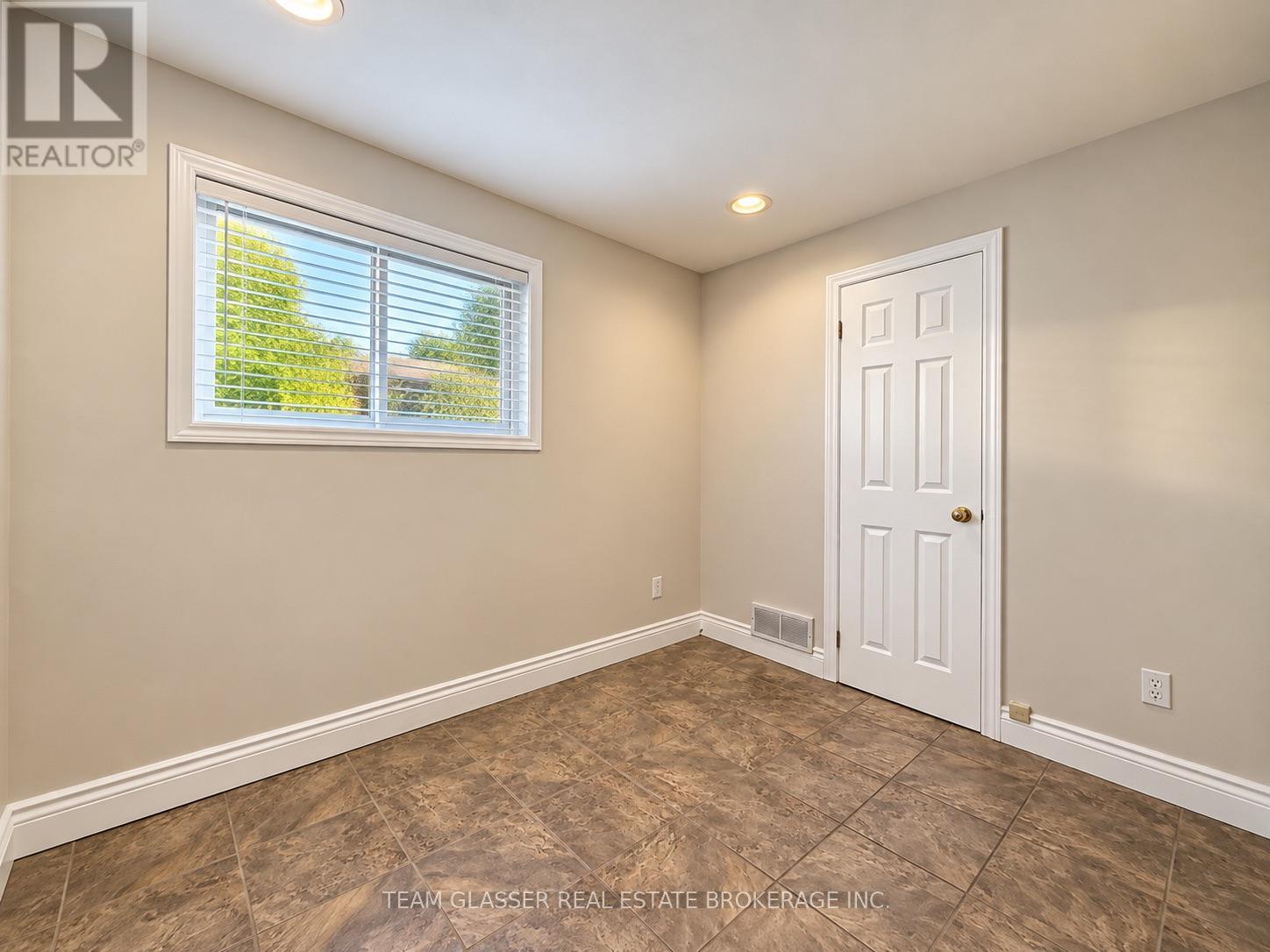 676 Emery Street E, London South (South A), Ontario  N6C 2G4 - Photo 16 - X13885374