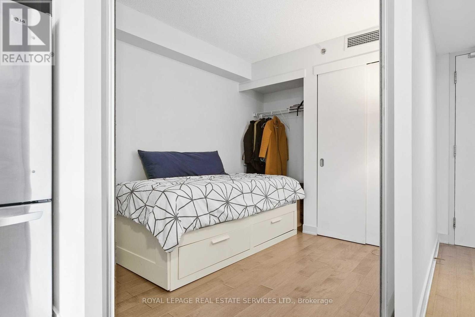 430 - 21 Nelson Street, Toronto (Waterfront Communities), Ontario  M5V 3H9 - Photo 11 - C13885372
