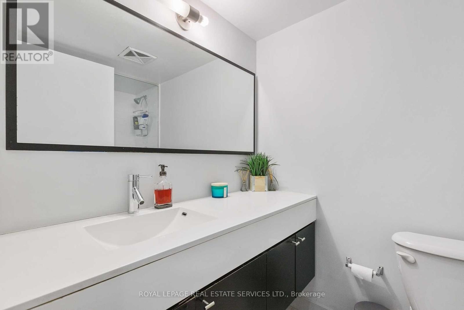 430 - 21 Nelson Street, Toronto (Waterfront Communities), Ontario  M5V 3H9 - Photo 13 - C13885372