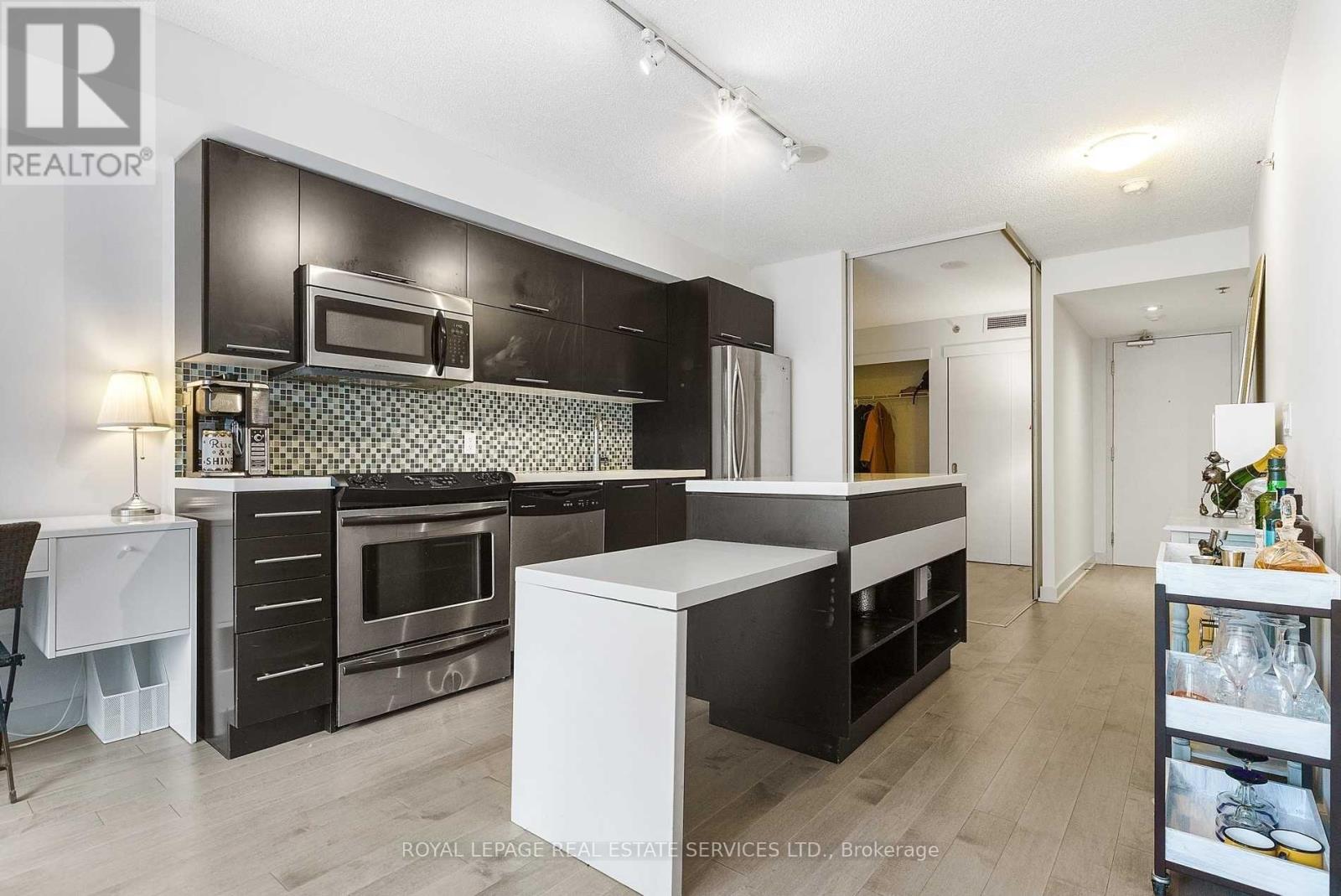 430 - 21 Nelson Street, Toronto (Waterfront Communities), Ontario  M5V 3H9 - Photo 3 - C13885372