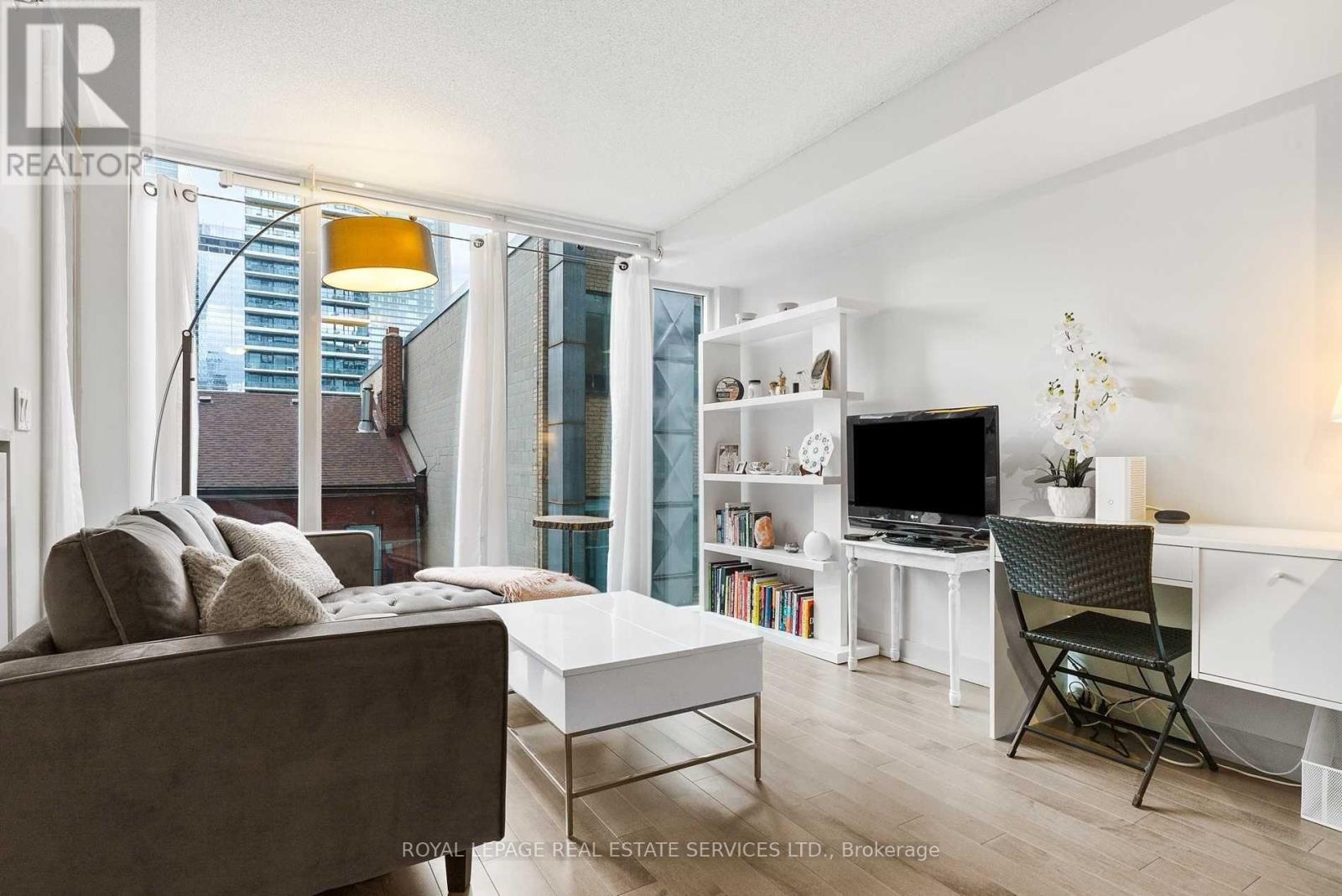 430 - 21 Nelson Street, Toronto (Waterfront Communities), Ontario  M5V 3H9 - Photo 6 - C13885372