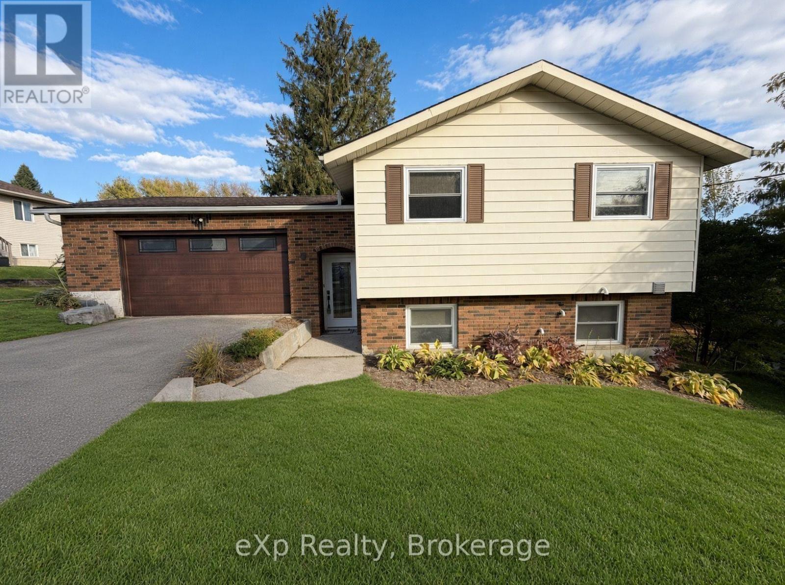 9 CHARLOTTE STREET, brockton, Ontario