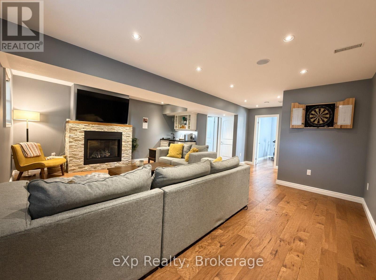 9 Charlotte Street, Brockton, Ontario  N0G 2V0 - Photo 15 - X13885380