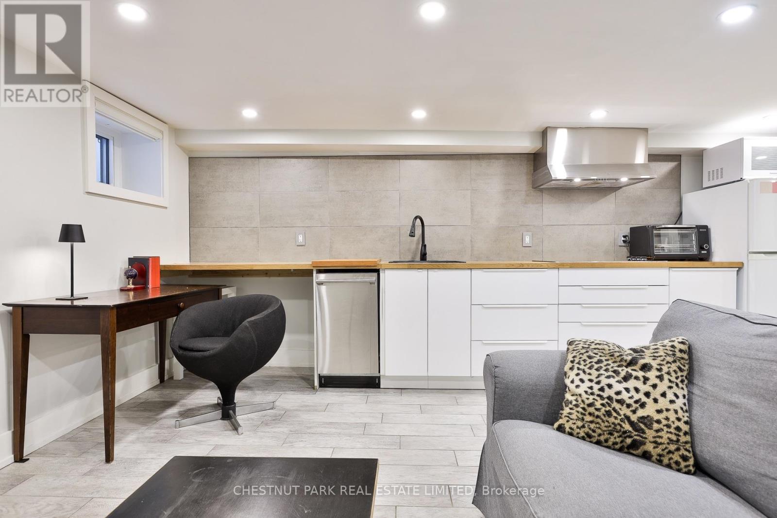 Rear - 95 Parkside Drive, Toronto (High Park-Swansea), Ontario  M6R 2Y8 - Photo 8 - W13885376