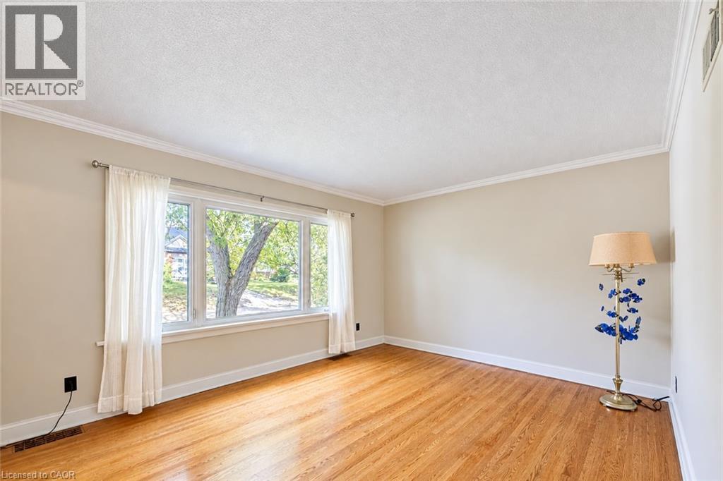 11 Crestwood Avenue, Kitchener, Ontario  N2H 4K6 - Photo 6 - 40869977