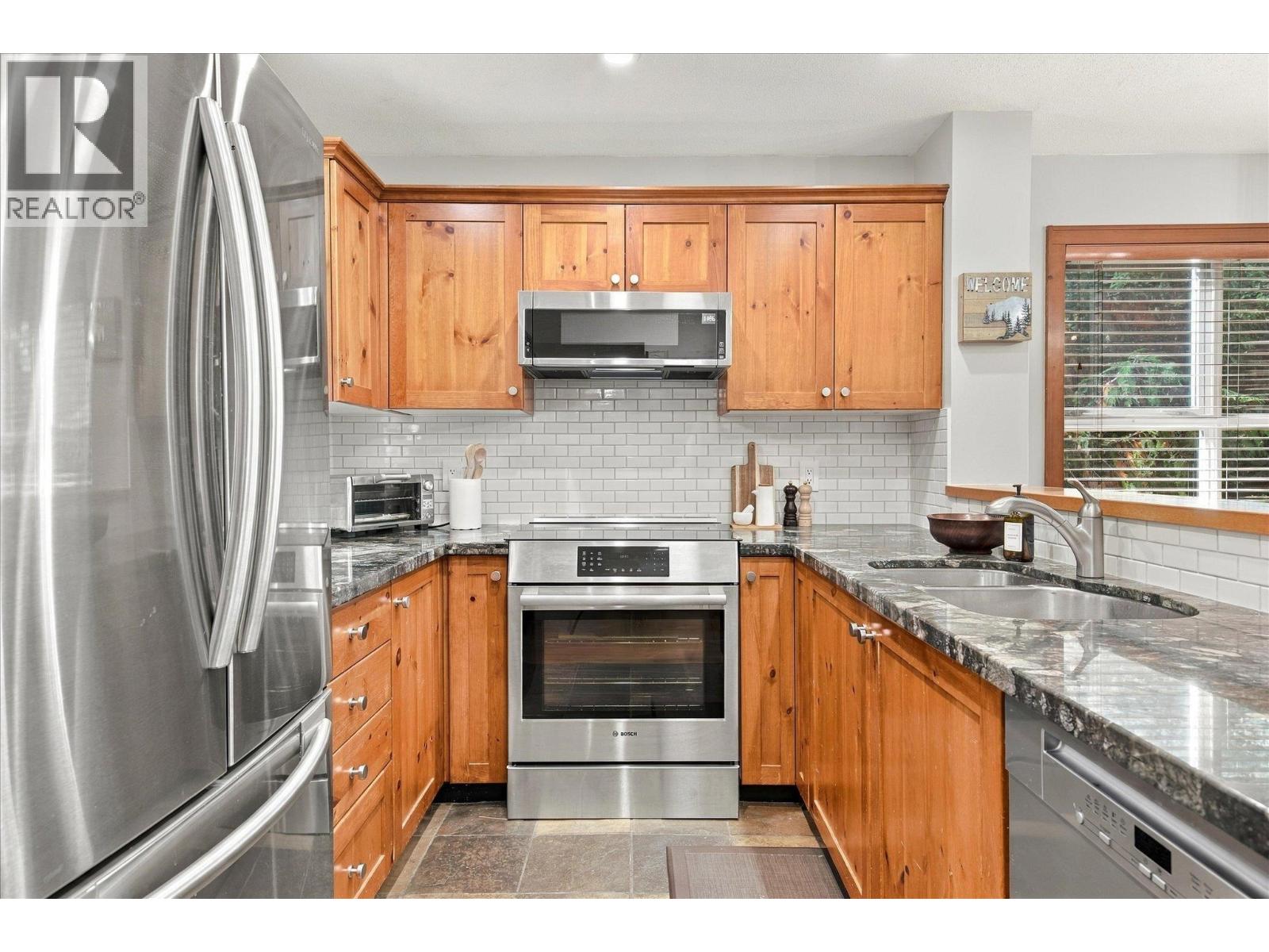 29 4661 Blackcomb Way, Whistler, British Columbia  V8E 0Z1 - Photo 3 - R3174398