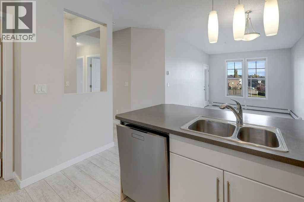307, 207 Sunset Drive