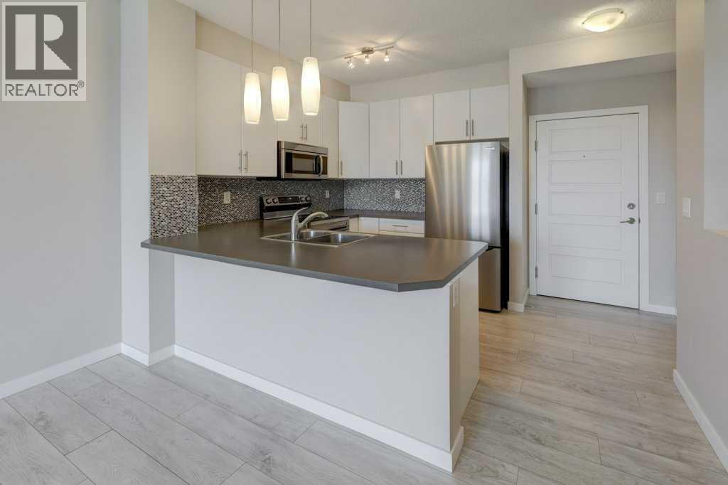 307, 207 Sunset Drive