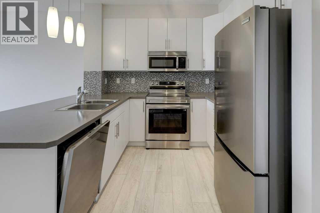 307, 207 Sunset Drive