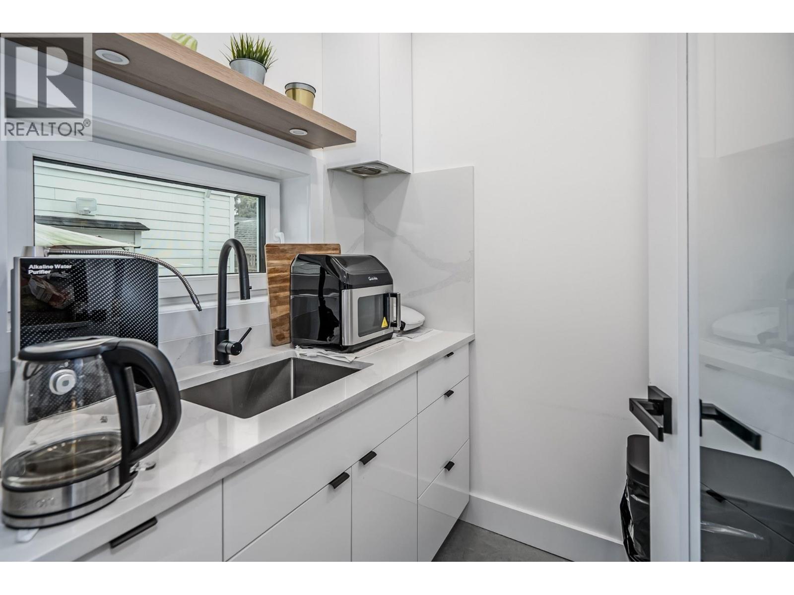 251 Douglas Crescent, Richmond, British Columbia  V7B 1E4 - Photo 14 - R3173763