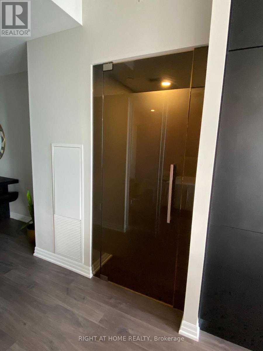 2307 - 88 Blue Jays Way SW, Toronto, Ontario  M5V 0L7 - Photo 11 - C13885392