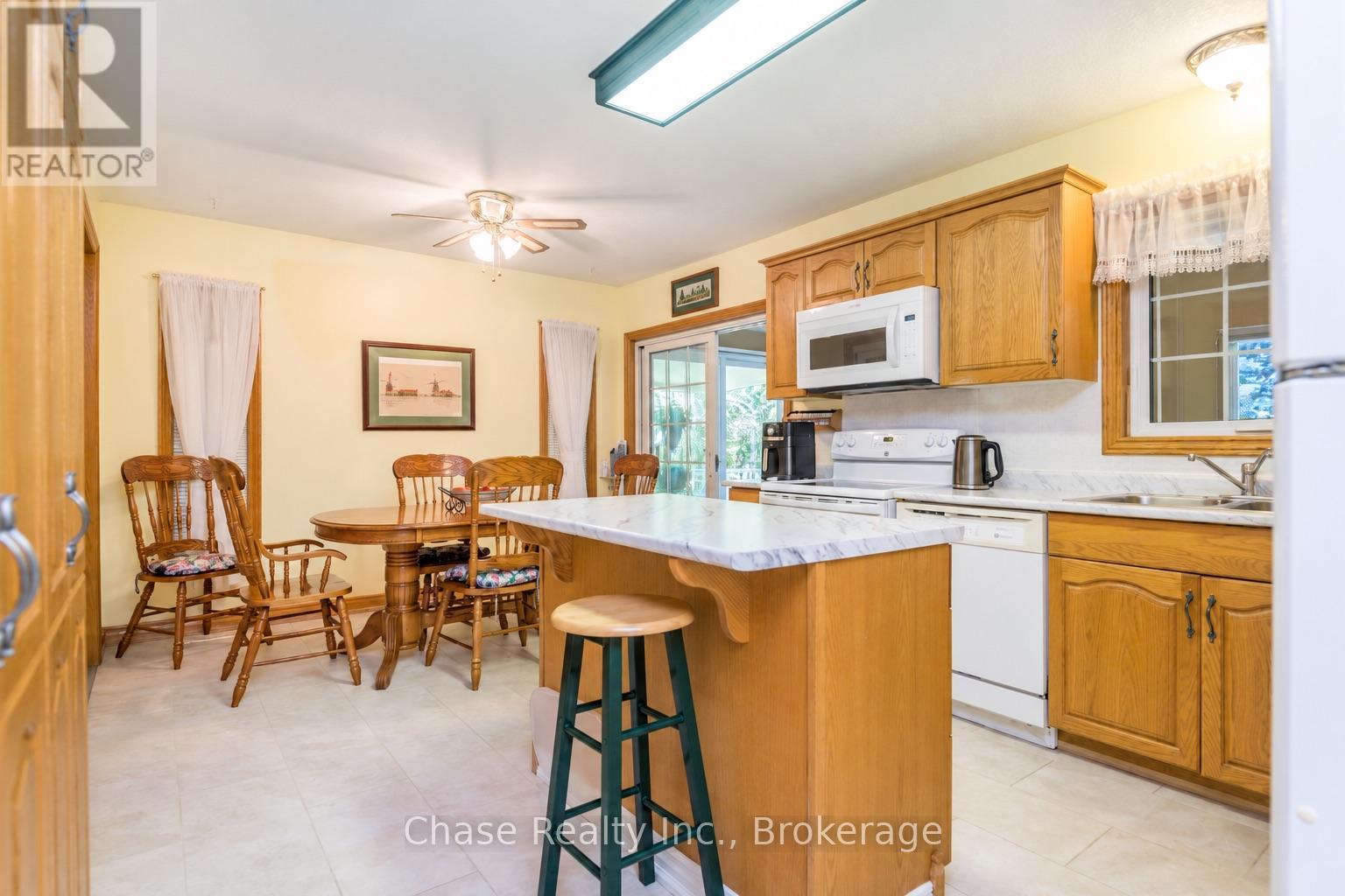 36 Topaz Street, Wasaga Beach, Ontario  L9Z 1X7 - Photo 7 - S13885412