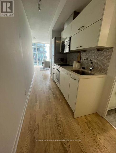 2001 - 90 PARK LAWN ROAD, Toronto, Ontario