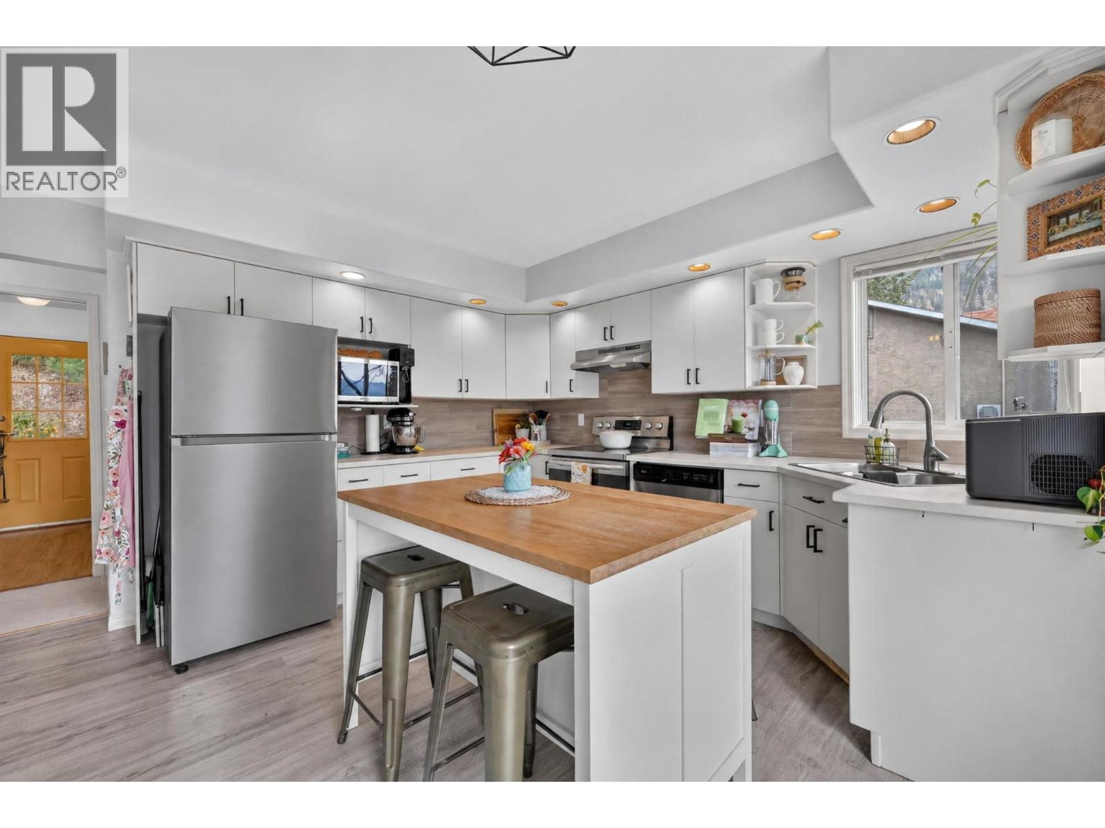 5290 Clarence Road, Peachland, British Columbia  V0H 1X2 - Photo 12 - 10400698