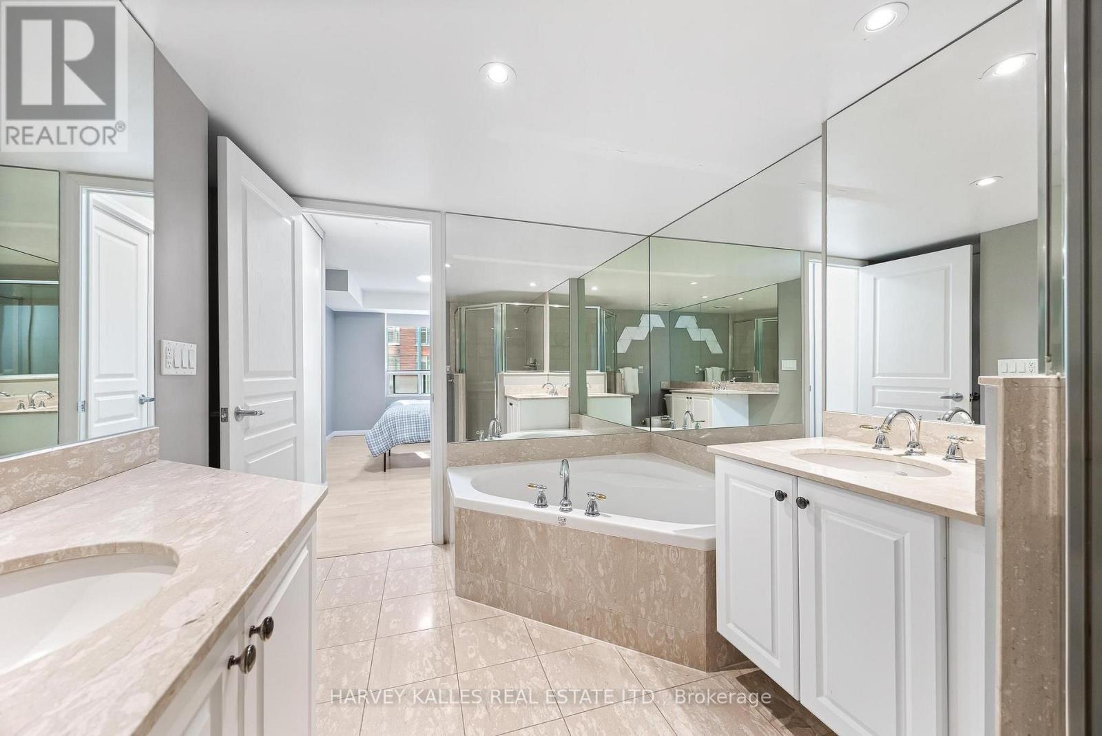 515 - 140 Simcoe Street, Toronto, Ontario  M5H 4E9 - Photo 32 - C13885426