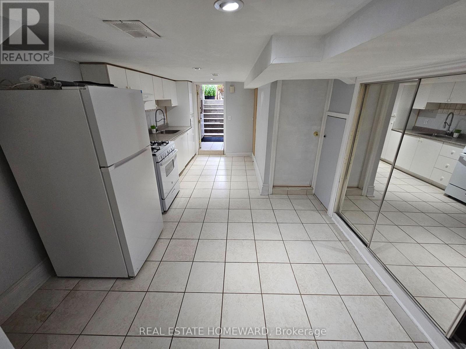 LOWER LEVEL - 19 KEYSTONE AVENUE, Toronto, Ontario