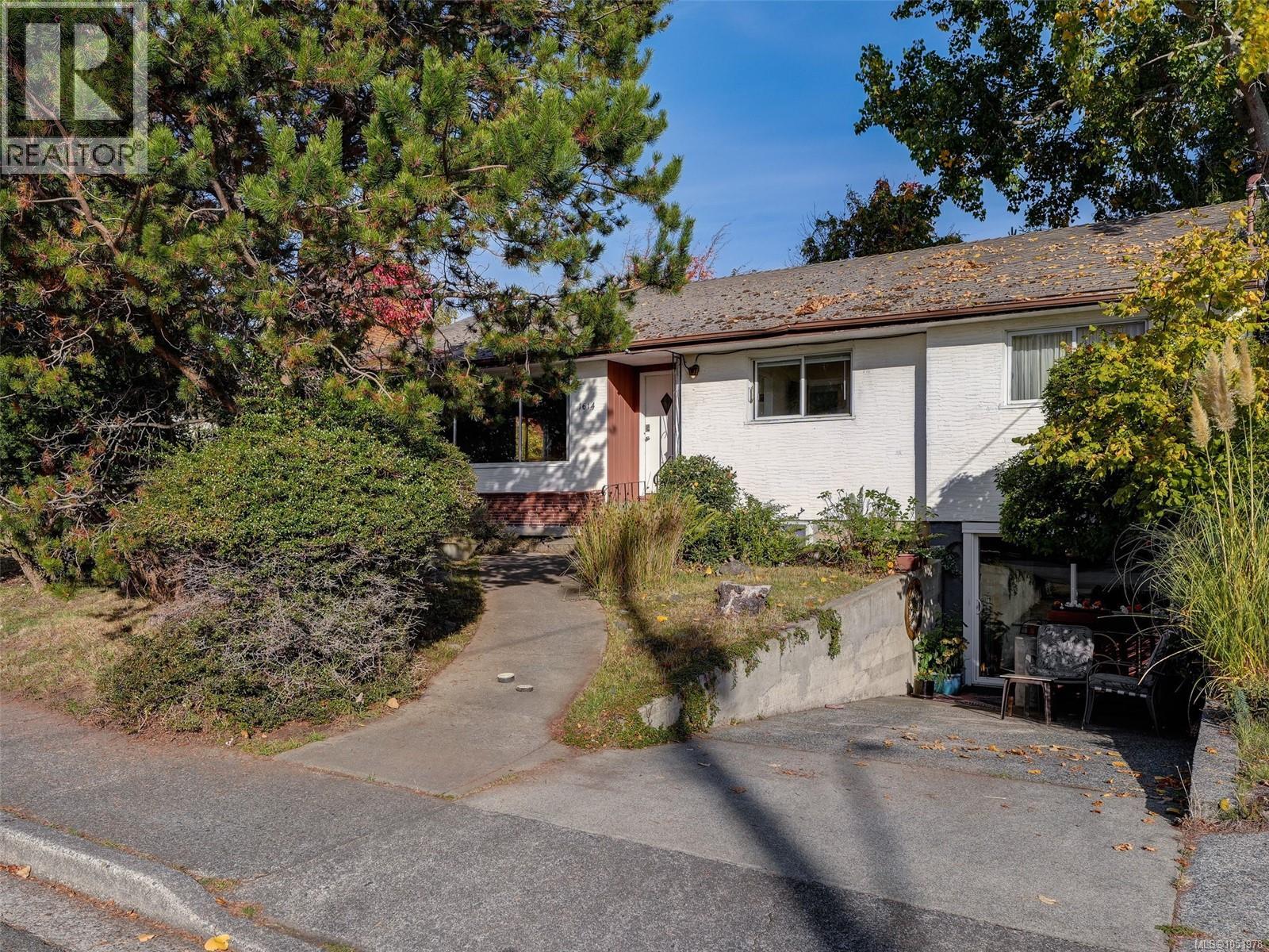 1614 Richardson St, Victoria, British Columbia  V8S 1R4 - Photo 53 - 1051978