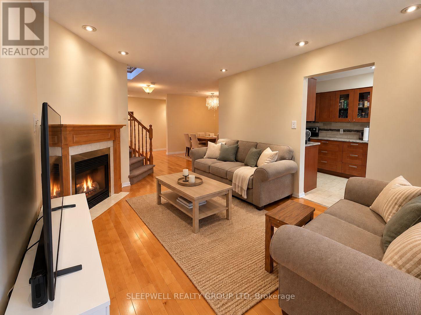 2 Jackman Terrace, Ottawa, Ontario  K2L 4E2 - Photo 2 - X13885432