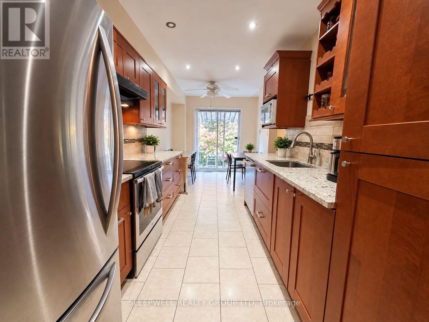 2 Jackman Terrace, Ottawa, Ontario  K2L 4E2 - Photo 6 - X13885432