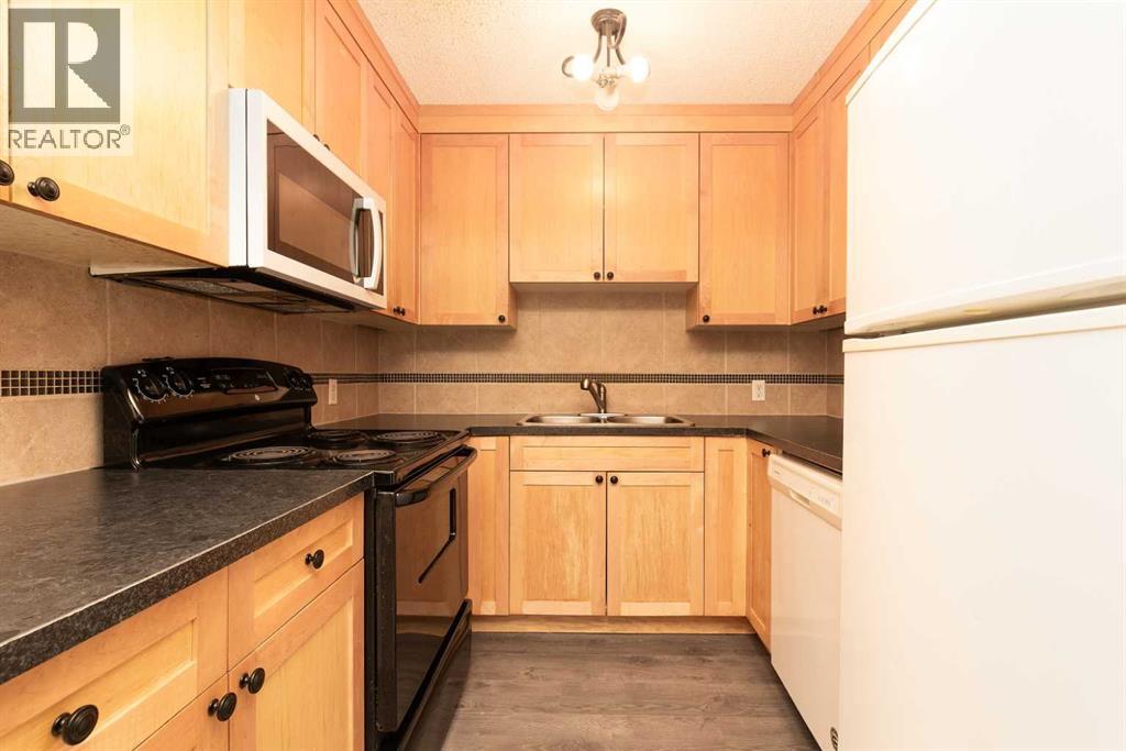 105B, 295 Columbia Boulevard W
