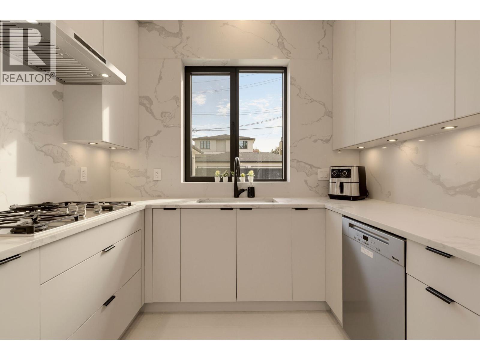 2118 W 21st Avenue, Vancouver, British Columbia  V6L 1J3 - Photo 11 - R3171469